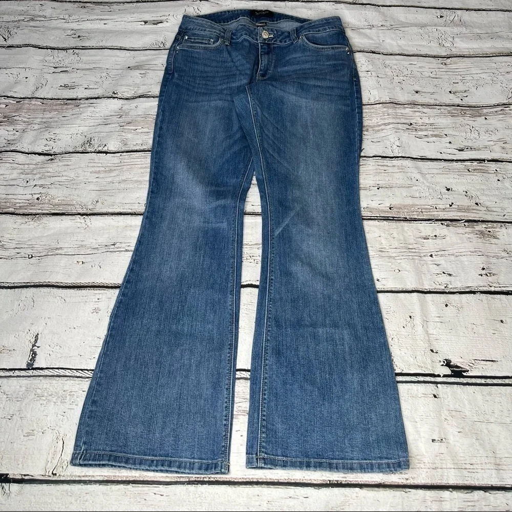 White House Black Market Skinny Flare Jeans Size 8S - Picture 1 of 9